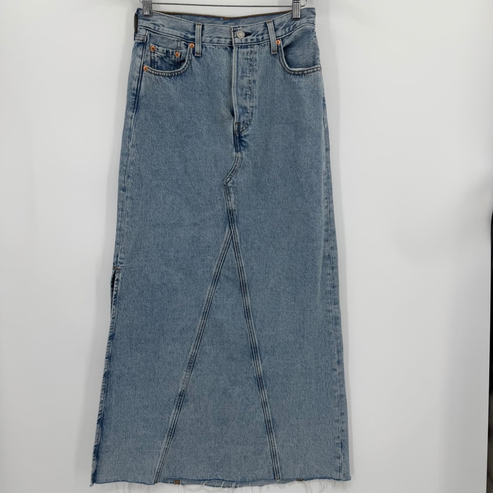 Levi Strauss & Co Denim Maxi Skirt Light Wash Raw Hem A-Line Size 26